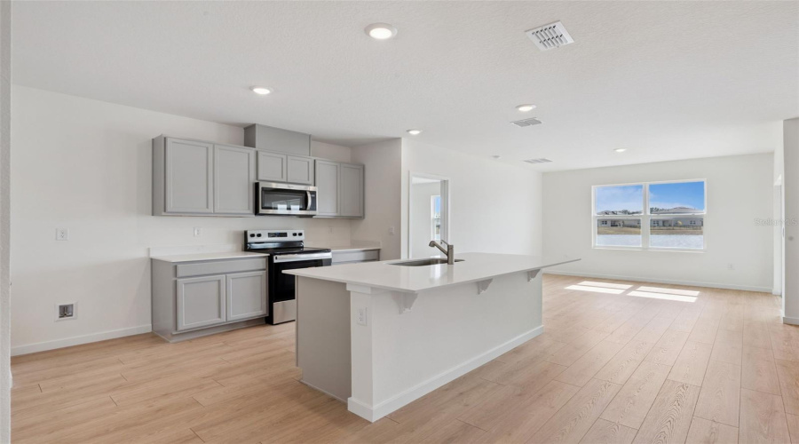 Apopka, Florida 32712, 3 Bedroom Bedrooms, ,2 Bathroombathrooms,Residential,For Sale,Marshelder,0,Mfro6420879
