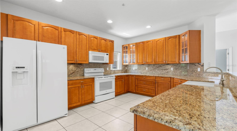 Madeira Beach, Florida 33708, 3 Bedroom Bedrooms, ,2 Bathroombathrooms,Residential,For Sale,Kapok Grand,0,Mfrtb8538542