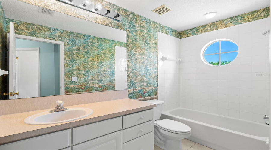 Madeira Beach, Florida 33708, 3 Bedroom Bedrooms, ,2 Bathroombathrooms,Residential,For Sale,Kapok Grand,0,Mfrtb8538542