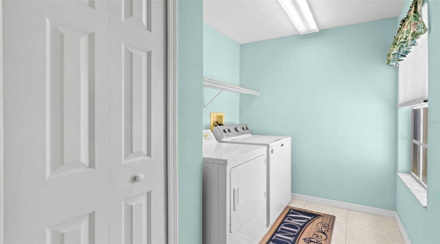 Madeira Beach, Florida 33708, 3 Bedroom Bedrooms, ,2 Bathroombathrooms,Residential,For Sale,Kapok Grand,0,Mfrtb8538542