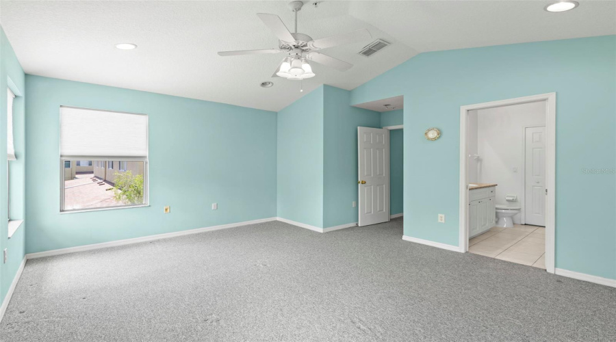 Madeira Beach, Florida 33708, 3 Bedroom Bedrooms, ,2 Bathroombathrooms,Residential,For Sale,Kapok Grand,0,Mfrtb8538542