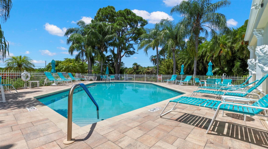 Madeira Beach, Florida 33708, 3 Bedroom Bedrooms, ,2 Bathroombathrooms,Residential,For Sale,Kapok Grand,0,Mfrtb8538542