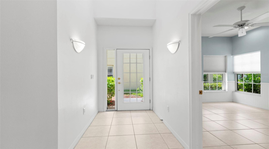 Madeira Beach, Florida 33708, 3 Bedroom Bedrooms, ,2 Bathroombathrooms,Residential,For Sale,Kapok Grand,0,Mfrtb8538542