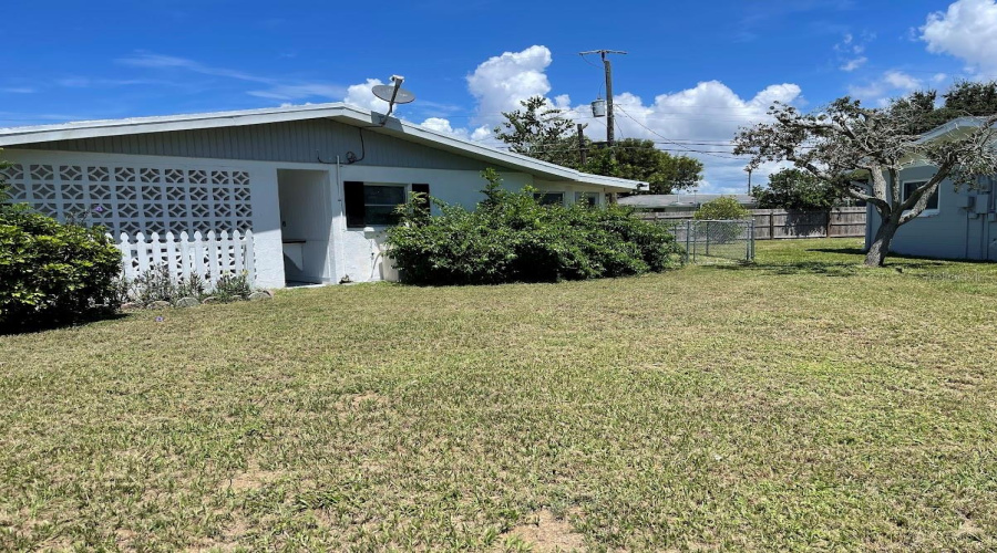 Venice, Florida 34293, 3 Bedroom Bedrooms, ,2 Bathroombathrooms,Residential,For Sale,Shamrock,0,Mfra4681336