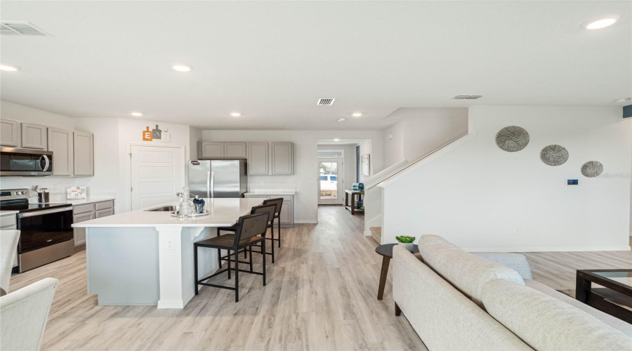 Lakeland, Florida 33810, 5 Bedroom Bedrooms, ,3 Bathroombathrooms,Residential,For Sale,Forrest Fox,0,Mfro6394013
