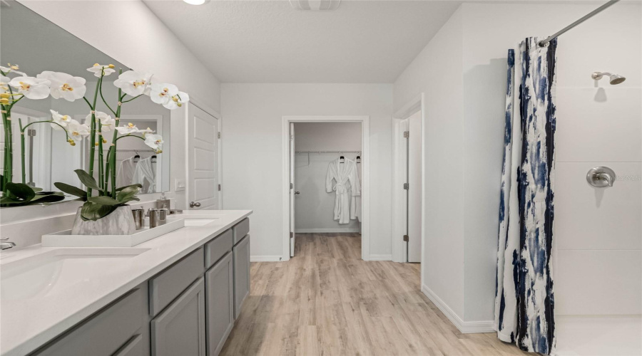 Lakeland, Florida 33810, 5 Bedroom Bedrooms, ,3 Bathroombathrooms,Residential,For Sale,Forrest Fox,0,Mfro6394013