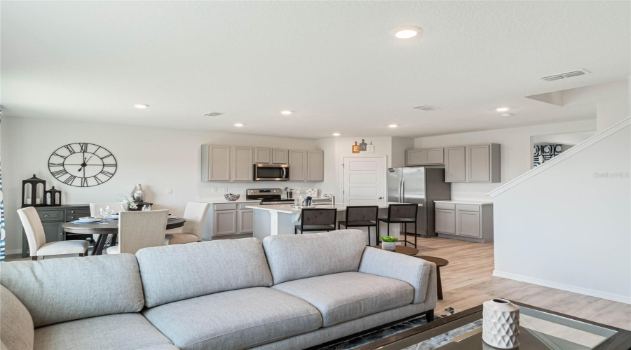 Lakeland, Florida 33810, 5 Bedroom Bedrooms, ,3 Bathroombathrooms,Residential,For Sale,Forrest Fox,0,Mfro6394013