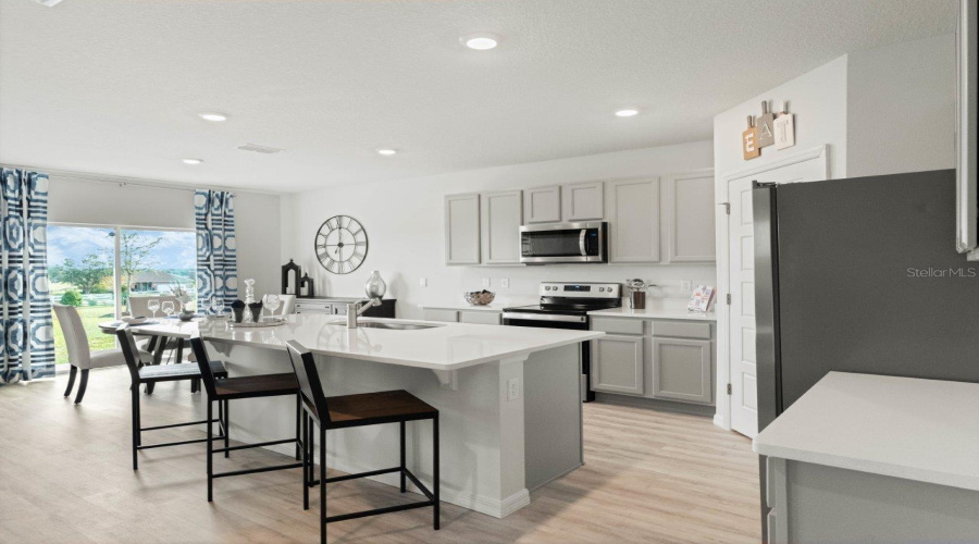 Lakeland, Florida 33810, 5 Bedroom Bedrooms, ,3 Bathroombathrooms,Residential,For Sale,Forrest Fox,0,Mfro6394013