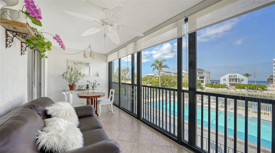Sarasota, Florida 34242, 1 Bedroom Bedrooms, ,1 Bathroombathrooms,Residential,For Sale,Midnight Pass,0,Mfra4692488