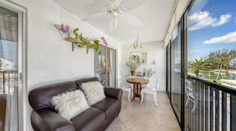 Sarasota, Florida 34242, 1 Bedroom Bedrooms, ,1 Bathroombathrooms,Residential,For Sale,Midnight Pass,0,Mfra4692488