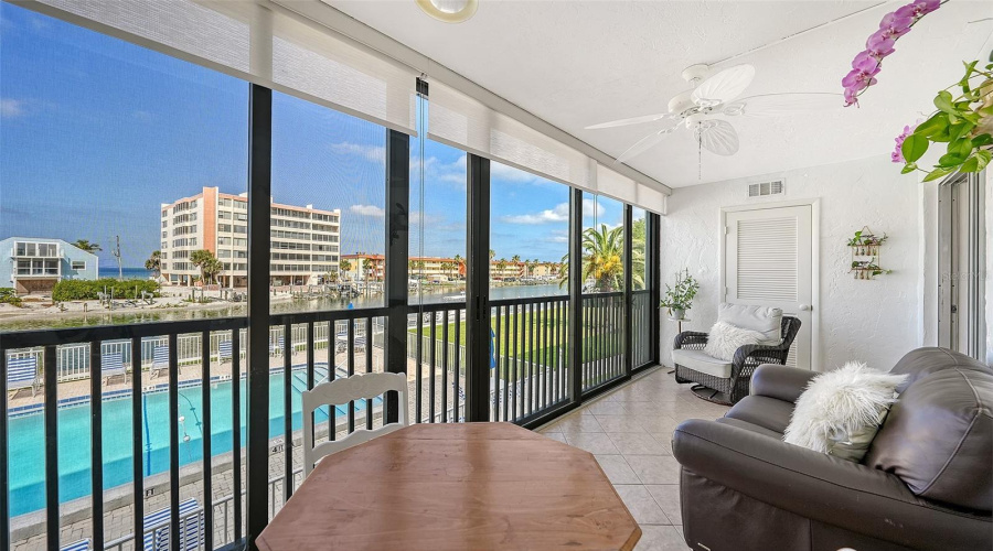 Sarasota, Florida 34242, 1 Bedroom Bedrooms, ,1 Bathroombathrooms,Residential,For Sale,Midnight Pass,0,Mfra4692488