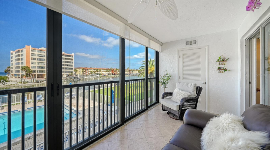 Sarasota, Florida 34242, 1 Bedroom Bedrooms, ,1 Bathroombathrooms,Residential,For Sale,Midnight Pass,0,Mfra4692488