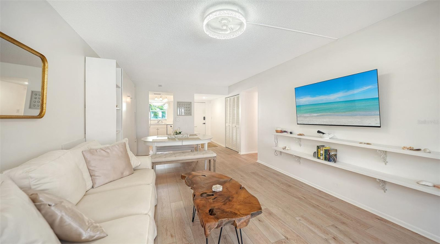 Sarasota, Florida 34242, 1 Bedroom Bedrooms, ,1 Bathroombathrooms,Residential,For Sale,Midnight Pass,0,Mfra4692488