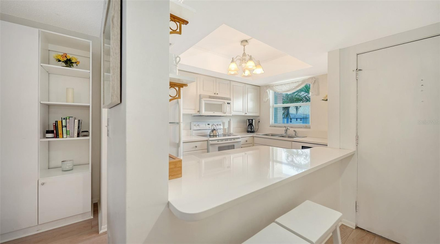 Sarasota, Florida 34242, 1 Bedroom Bedrooms, ,1 Bathroombathrooms,Residential,For Sale,Midnight Pass,0,Mfra4692488