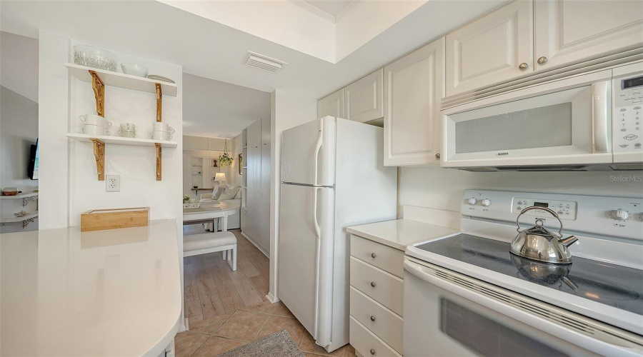 Sarasota, Florida 34242, 1 Bedroom Bedrooms, ,1 Bathroombathrooms,Residential,For Sale,Midnight Pass,0,Mfra4692488