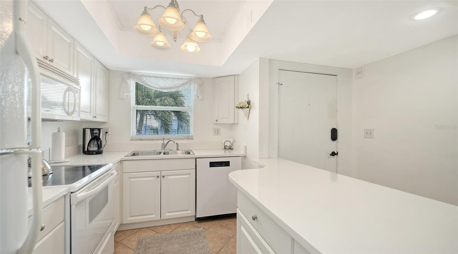 Sarasota, Florida 34242, 1 Bedroom Bedrooms, ,1 Bathroombathrooms,Residential,For Sale,Midnight Pass,0,Mfra4692488