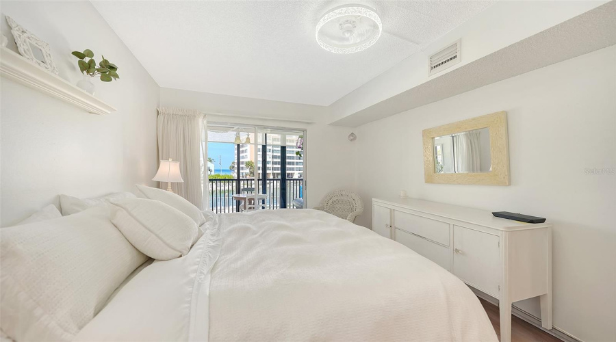 Sarasota, Florida 34242, 1 Bedroom Bedrooms, ,1 Bathroombathrooms,Residential,For Sale,Midnight Pass,0,Mfra4692488