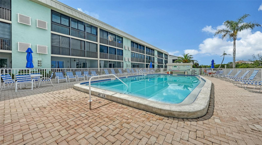 Sarasota, Florida 34242, 1 Bedroom Bedrooms, ,1 Bathroombathrooms,Residential,For Sale,Midnight Pass,0,Mfra4692488