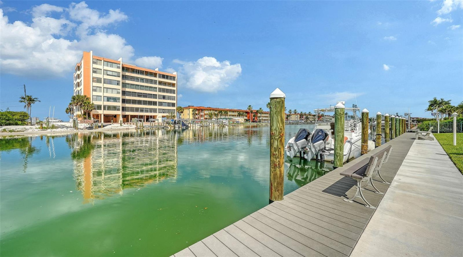 Sarasota, Florida 34242, 1 Bedroom Bedrooms, ,1 Bathroombathrooms,Residential,For Sale,Midnight Pass,0,Mfra4692488