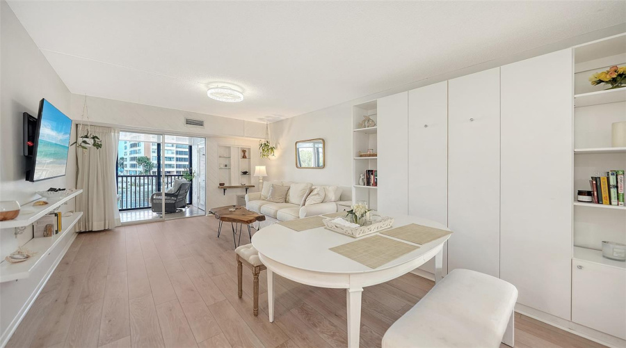 Sarasota, Florida 34242, 1 Bedroom Bedrooms, ,1 Bathroombathrooms,Residential,For Sale,Midnight Pass,0,Mfra4692488