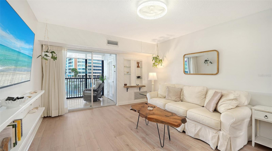 Sarasota, Florida 34242, 1 Bedroom Bedrooms, ,1 Bathroombathrooms,Residential,For Sale,Midnight Pass,0,Mfra4692488