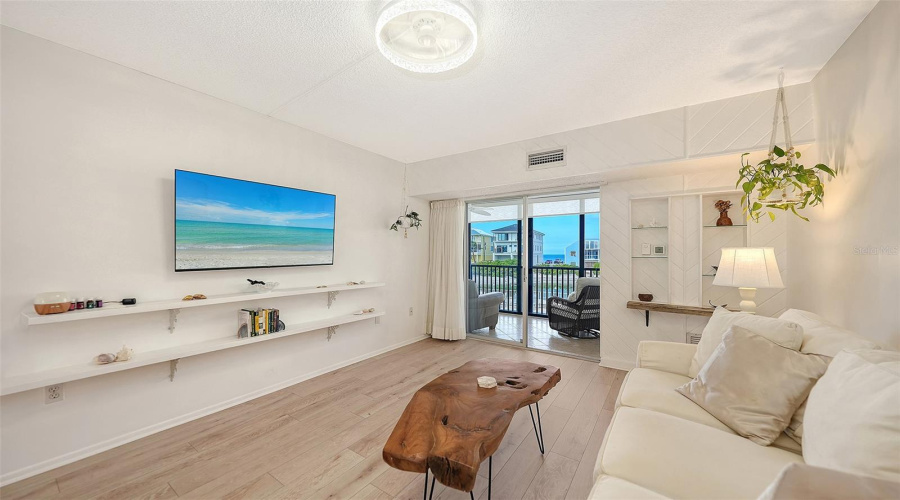 Sarasota, Florida 34242, 1 Bedroom Bedrooms, ,1 Bathroombathrooms,Residential,For Sale,Midnight Pass,0,Mfra4692488