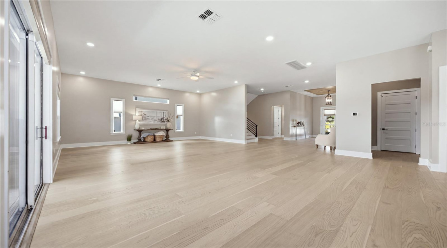 Tampa, Florida 33629, 5 Bedroom Bedrooms, ,5 Bathroombathrooms,Residential,For Sale,Bay To Bay,0,Mfrtb8518459