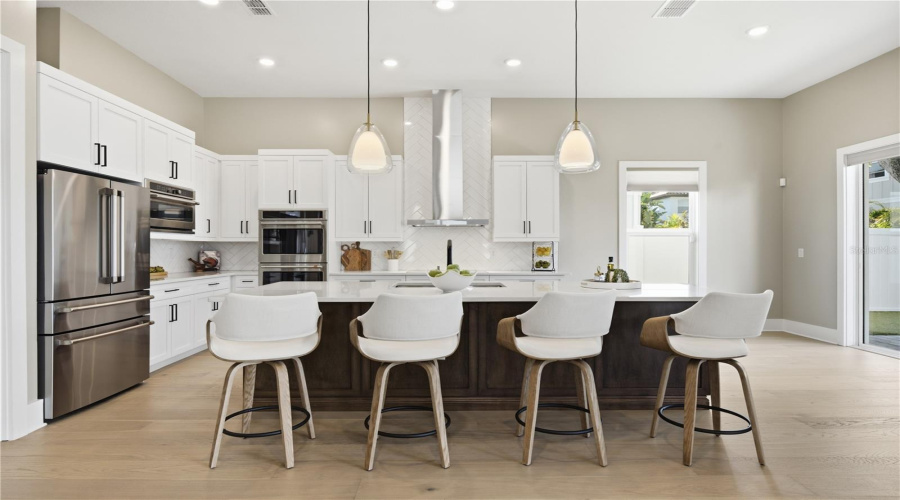 Tampa, Florida 33629, 5 Bedroom Bedrooms, ,5 Bathroombathrooms,Residential,For Sale,Bay To Bay,0,Mfrtb8518459