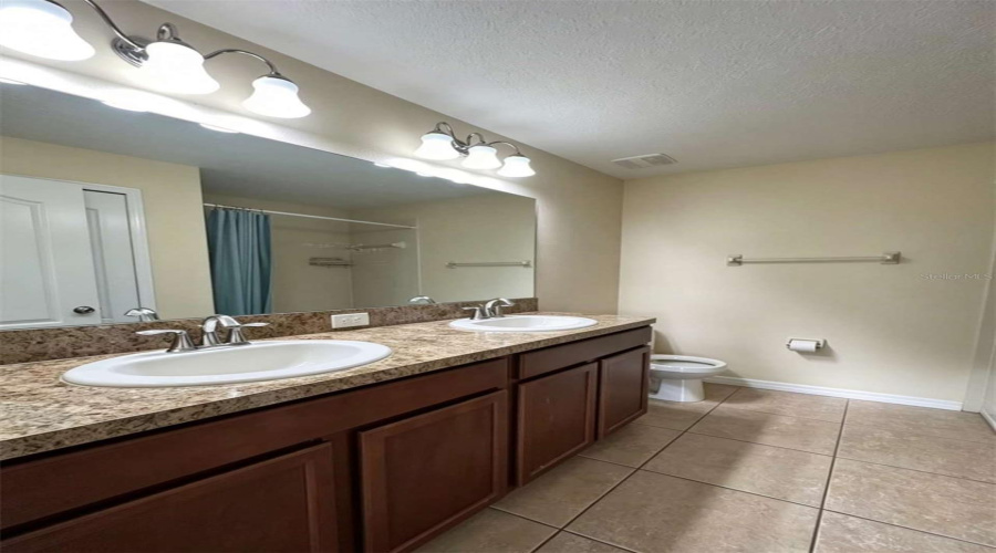 2Nd Bathroom Upstairs