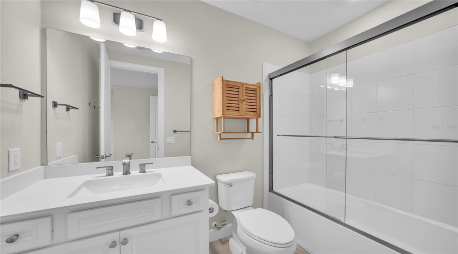 Bedroom 4 En-Suite Bath