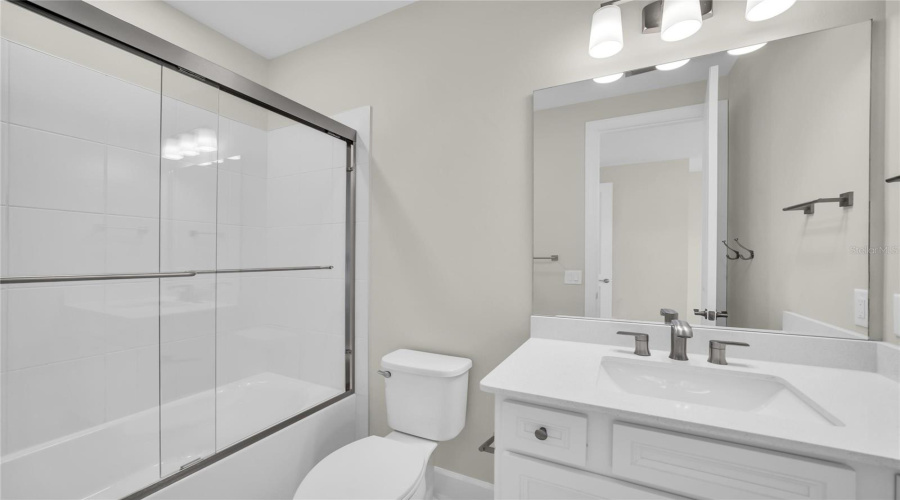 Bedroom 5 En-Suite Bath