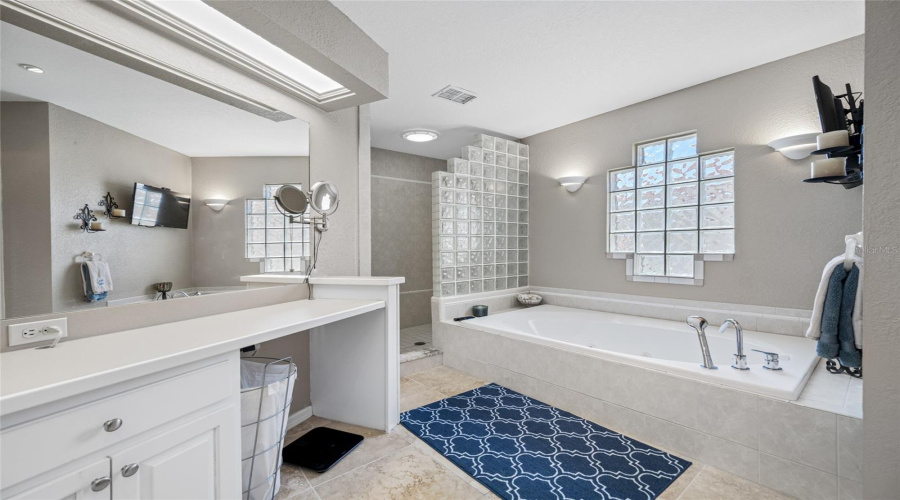 Apollo Beach, Florida 33572, 5 Bedroom Bedrooms, ,5 Bathroombathrooms,Residential,For Sale,Symphony Isles,0,Mfrtb8541248
