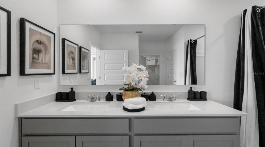 Lakeland, Florida 33810, 4 Bedroom Bedrooms, ,2 Bathroombathrooms,Residential,For Sale,Forrest Fox,0,Mfro6414975