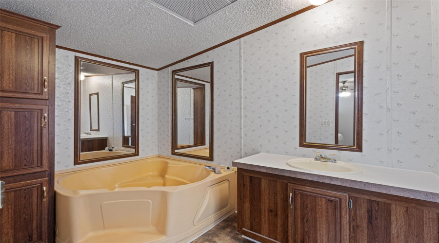 Old Town, Florida 32680, 3 Bedroom Bedrooms, ,2 Bathroombathrooms,Residential,For Sale,791St,0,Mfrgc540547