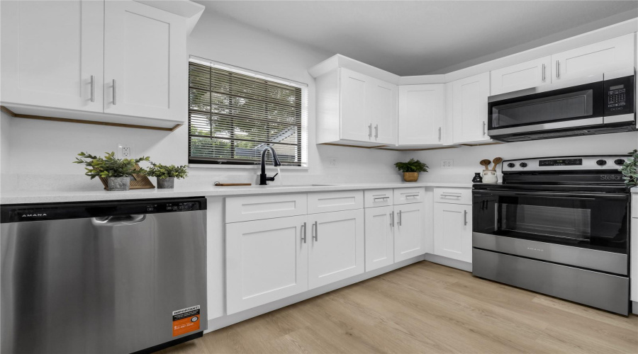 Tampa, Florida 33613, 2 Bedroom Bedrooms, ,2 Bathroombathrooms,Residential,For Sale,Fisher,0,Mfrtb8536008