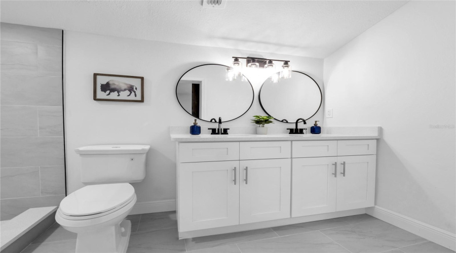Tampa, Florida 33613, 2 Bedroom Bedrooms, ,2 Bathroombathrooms,Residential,For Sale,Fisher,0,Mfrtb8536008