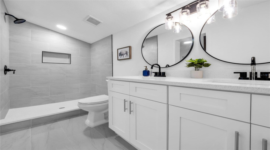 Tampa, Florida 33613, 2 Bedroom Bedrooms, ,2 Bathroombathrooms,Residential,For Sale,Fisher,0,Mfrtb8536008