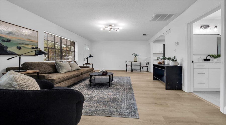 Tampa, Florida 33613, 2 Bedroom Bedrooms, ,2 Bathroombathrooms,Residential,For Sale,Fisher,0,Mfrtb8536008