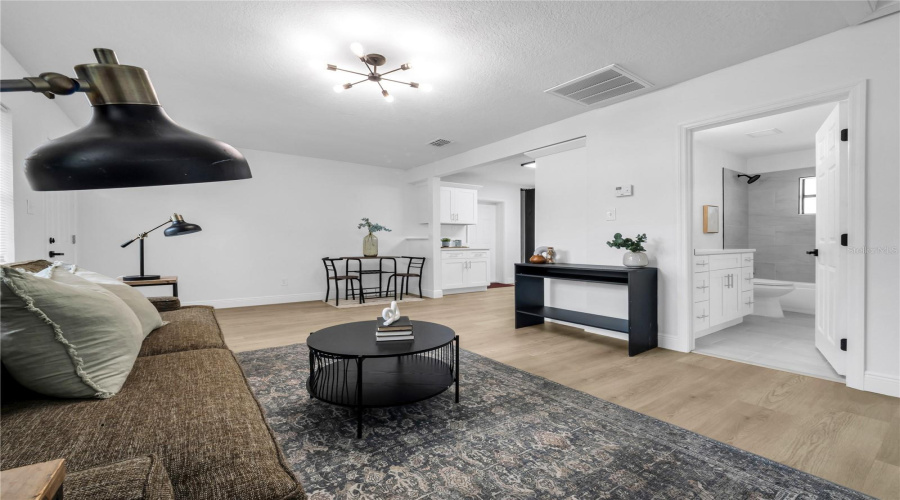 Tampa, Florida 33613, 2 Bedroom Bedrooms, ,2 Bathroombathrooms,Residential,For Sale,Fisher,0,Mfrtb8536008