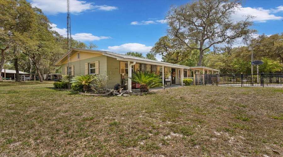 Chiefland, Florida 32626, 3 Bedroom Bedrooms, ,2 Bathroombathrooms,Residential,For Sale,127Th,0,Mfrgc539443