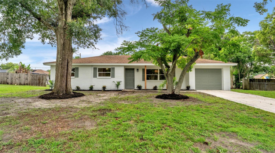 Lakeland, Florida 33810, 3 Bedroom Bedrooms, ,2 Bathroombathrooms,Residential,For Sale,Grove,0,Mfrl4963616