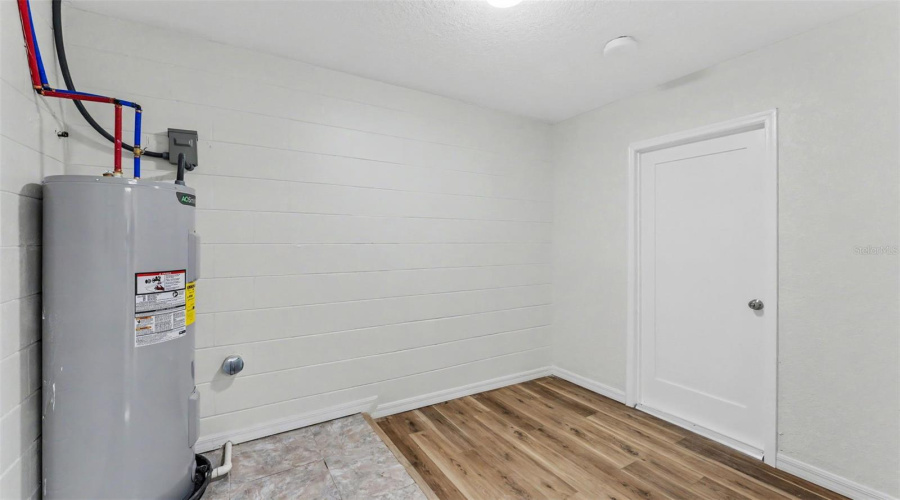 Lakeland, Florida 33810, 3 Bedroom Bedrooms, ,2 Bathroombathrooms,Residential,For Sale,Grove,0,Mfrl4963616