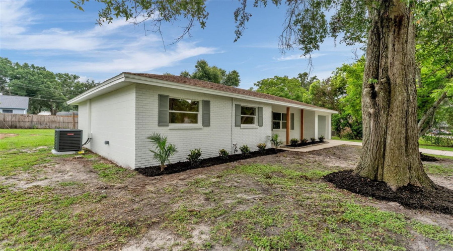 Lakeland, Florida 33810, 3 Bedroom Bedrooms, ,2 Bathroombathrooms,Residential,For Sale,Grove,0,Mfrl4963616