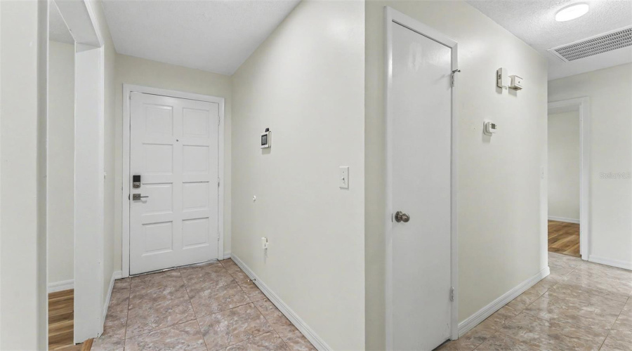 Lakeland, Florida 33810, 3 Bedroom Bedrooms, ,2 Bathroombathrooms,Residential,For Sale,Grove,0,Mfrl4963616