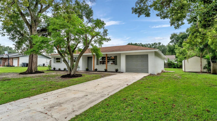 Lakeland, Florida 33810, 3 Bedroom Bedrooms, ,2 Bathroombathrooms,Residential,For Sale,Grove,0,Mfrl4963616
