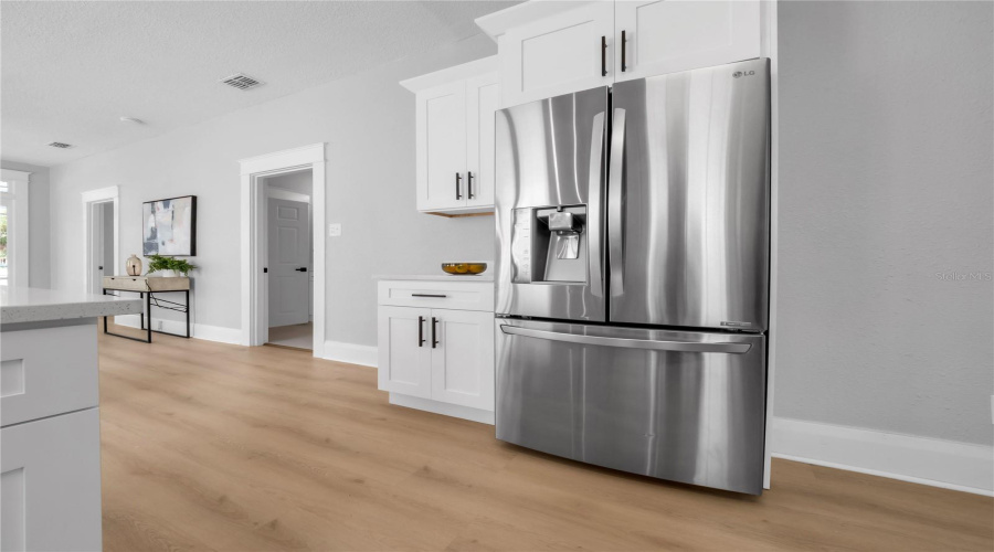 Tampa, Florida 33605, 2 Bedroom Bedrooms, ,2 Bathroombathrooms,Residential,For Sale,26Th,0,Mfrtb8538012