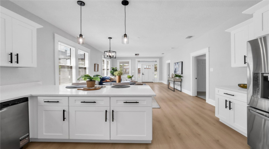 Tampa, Florida 33605, 2 Bedroom Bedrooms, ,2 Bathroombathrooms,Residential,For Sale,26Th,0,Mfrtb8538012