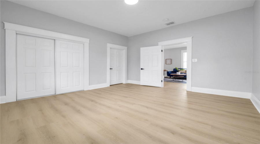Tampa, Florida 33605, 2 Bedroom Bedrooms, ,2 Bathroombathrooms,Residential,For Sale,26Th,0,Mfrtb8538012