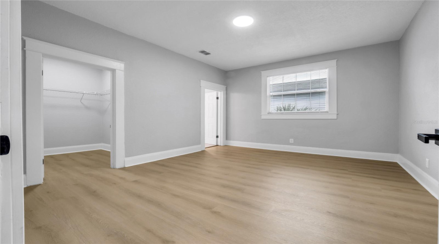 Tampa, Florida 33605, 2 Bedroom Bedrooms, ,2 Bathroombathrooms,Residential,For Sale,26Th,0,Mfrtb8538012