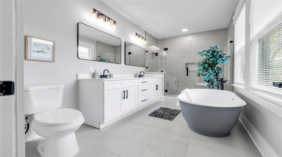 Tampa, Florida 33605, 2 Bedroom Bedrooms, ,2 Bathroombathrooms,Residential,For Sale,26Th,0,Mfrtb8538012